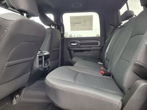 2026 RAM 2500 Big Horn Crew Cab 4x4 6'4' Box