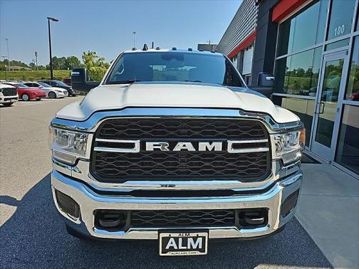 2024 RAM 2500 Tradesman Crew Cab 4x4 8' Box