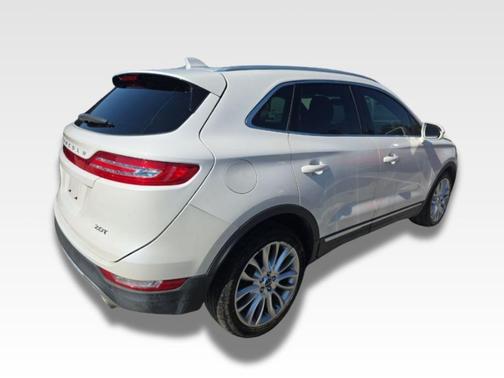 White Platinum Clearcoat Metallic 2017 Lincoln MKC Reserve