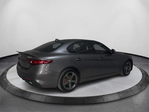 2017 Alfa Romeo Giulia Base