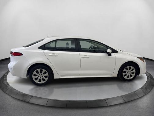 Ice 2025 Toyota Corolla LE