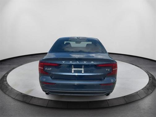 2020 Volvo S60 T5 Momentum