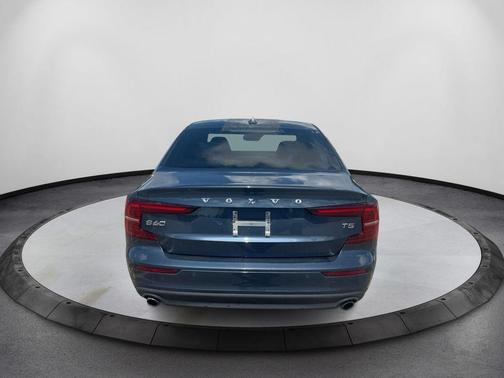 2020 Volvo S60 T5 Momentum