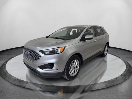 Silver Metallic 2023 Ford Edge SEL