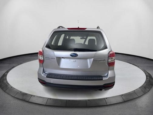 Ice Silver Metallic 2015 Subaru Forester 2.5i
