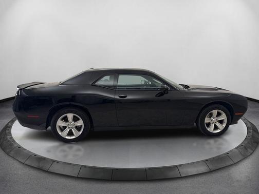 Pitch Black Clearcoat 2023 Dodge Challenger SXT