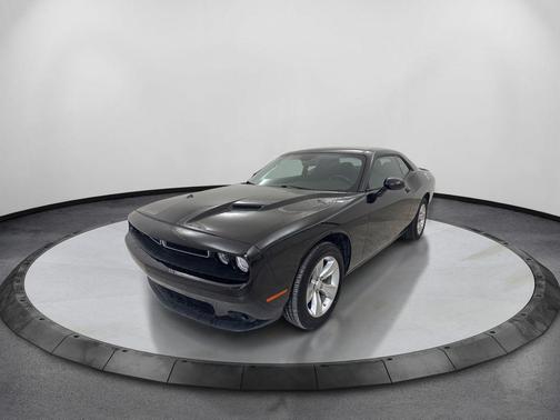 Pitch Black Clearcoat 2023 Dodge Challenger SXT
