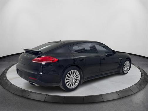 2015 Porsche Panamera 4
