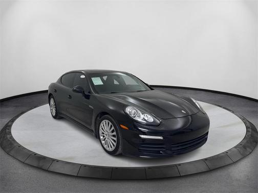 2015 Porsche Panamera 4