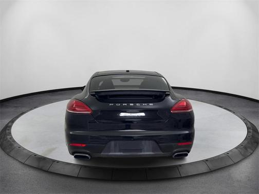 2015 Porsche Panamera 4