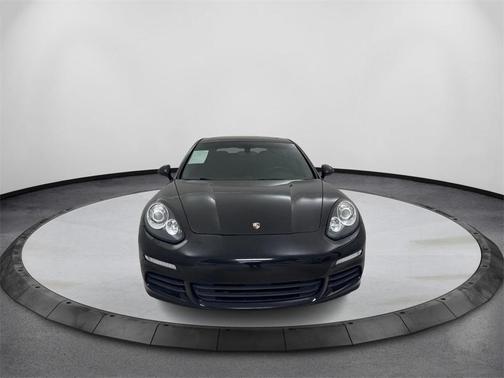 2015 Porsche Panamera 4