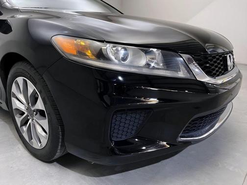 Photo 5 of 32 of 2014 Honda Accord LX-S
