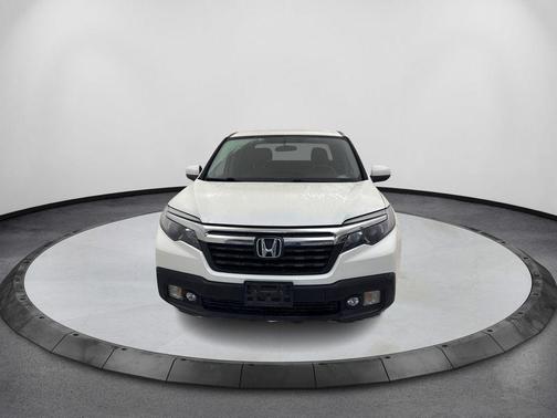 White 2017 Honda Ridgeline RTL