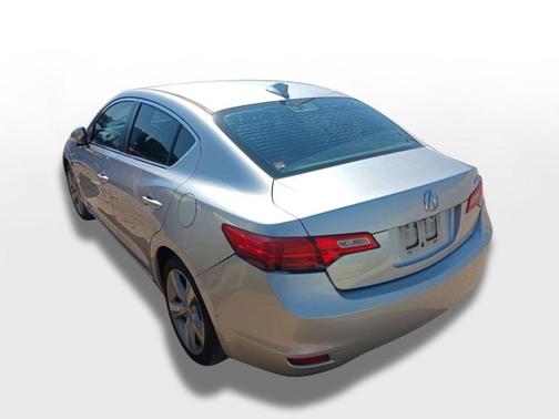2013 Acura ILX 2.0L w/Premium Package