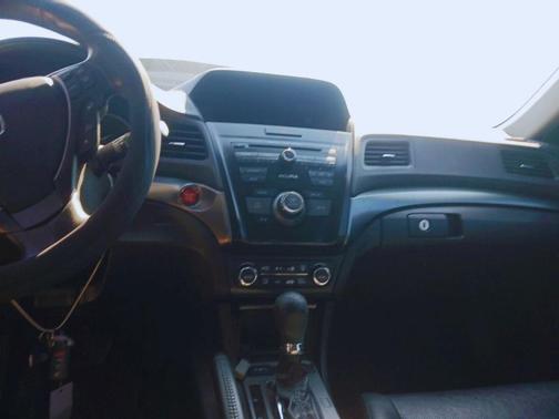 2013 Acura ILX 2.0L w/Premium Package