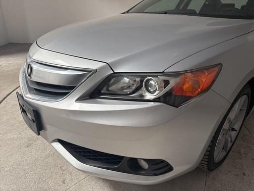 2013 Acura ILX 2.0L w/Premium Package