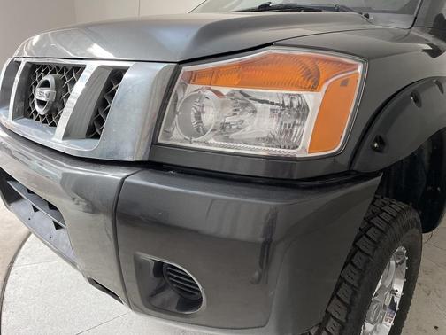 2010 Nissan Titan SE