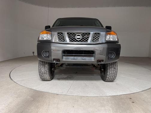 2010 Nissan Titan SE