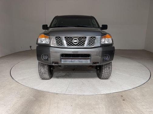 2010 Nissan Titan SE