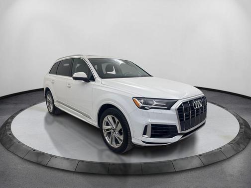 Carrara White 2022 Audi Q7 55 Premium Plus
