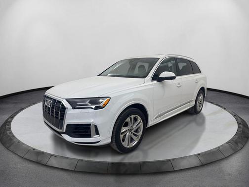 Carrara White 2022 Audi Q7 55 Premium Plus