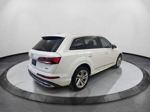 Carrara White 2022 Audi Q7 55 Premium Plus