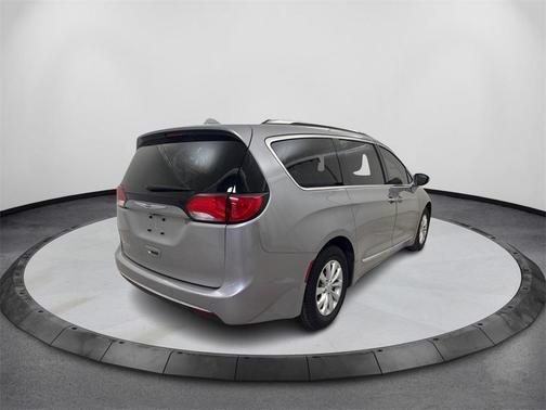 2019 Chrysler Pacifica Touring-L