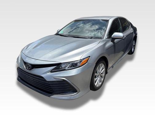 Celestial Silver Metallic 2022 Toyota Camry LE