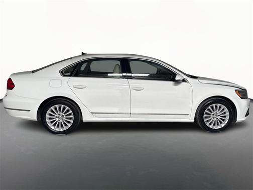 2016 Volkswagen Passat 1.8T SE