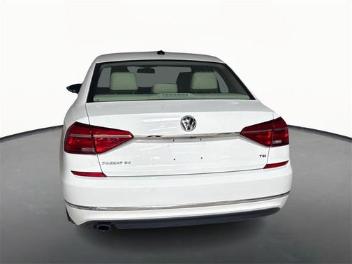 2016 Volkswagen Passat 1.8T SE