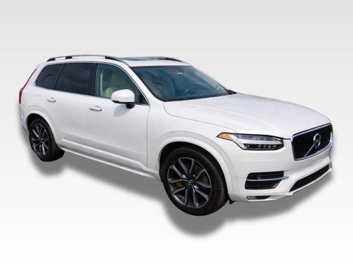 Crystal White Pearl 2019 Volvo XC90 T5 Momentum