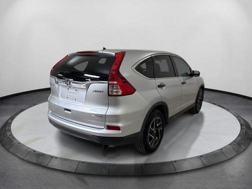 Silver 2016 Honda CR-V SE