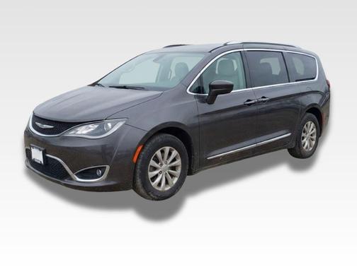 Granite Crystal Clearcoat Metallic 2018 Chrysler Pacifica Touring-L