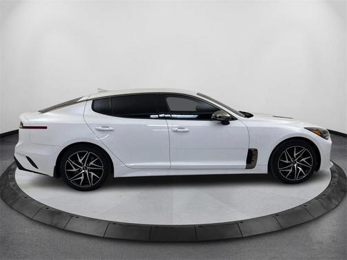 2022 Kia Stinger GT-Line