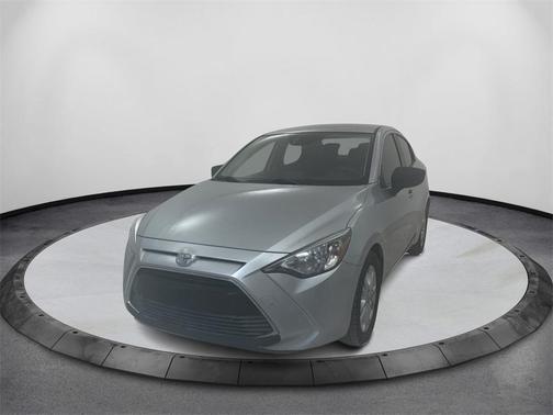 Silver 2017 Toyota Yaris iA Base Sedan