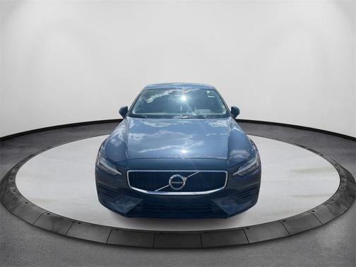 2020 Volvo S60 T5 Momentum