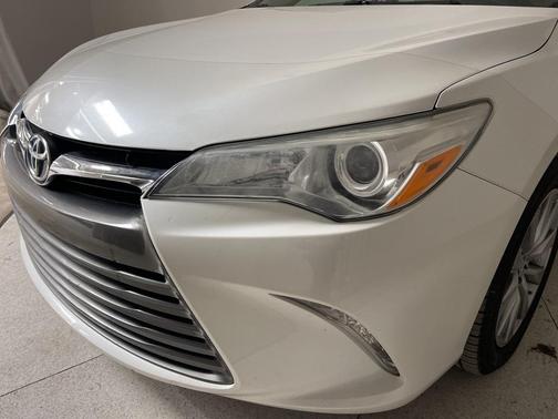 2016 Toyota Camry Hybrid LE