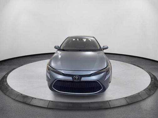 Blizzard Pearl 2020 Toyota Corolla LE