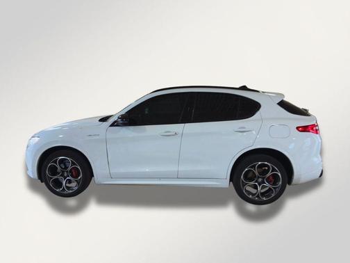 2022 Alfa Romeo Stelvio Veloce