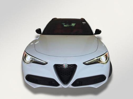 2022 Alfa Romeo Stelvio Veloce