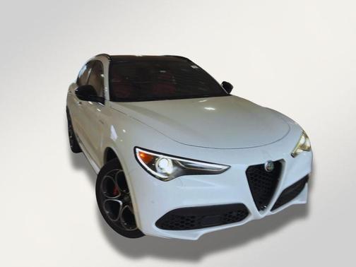 2022 Alfa Romeo Stelvio Veloce