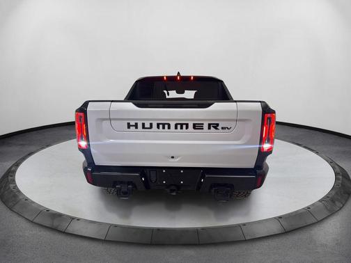 White 2024 GMC HUMMER EV Pickup 3X