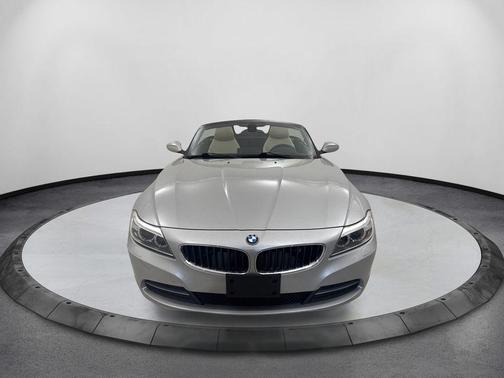 Glacier Silver Metallic 2014 BMW Z4 sDrive28i