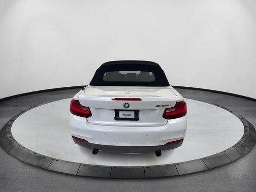 White Metallic 2015 BMW M235 i