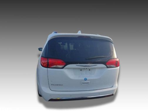 2020 Chrysler Pacifica Touring-L