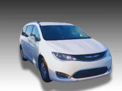 2020 Chrysler Pacifica Touring-L