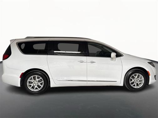 2020 Chrysler Pacifica Touring-L