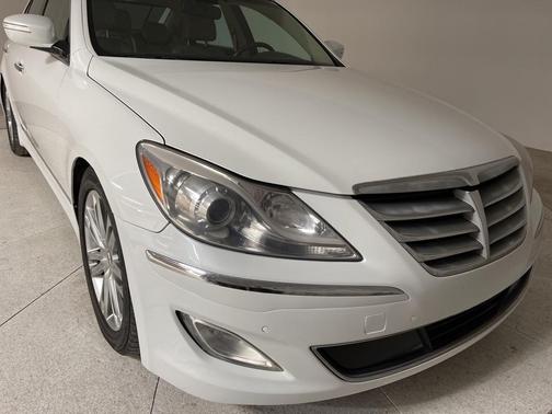 2012 Hyundai Genesis 5.0