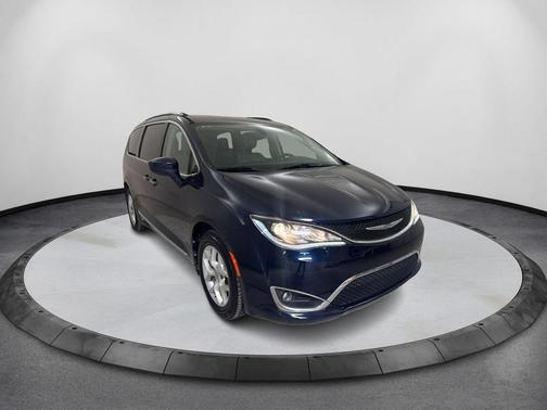 Jazz Blue Pearlcoat 2018 Chrysler Pacifica Touring-L Plus