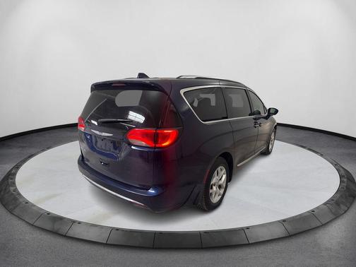 Jazz Blue Pearlcoat 2018 Chrysler Pacifica Touring-L Plus